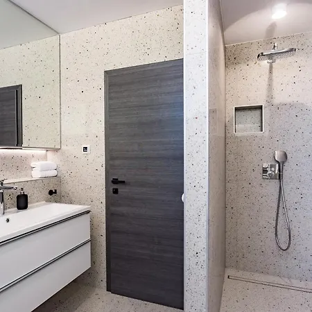 Villa Dispet, Sea View, Heated Pool, Cinema, Wellness Omiš