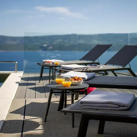 Villa Dispet, Sea View, Heated Pool, Cinema, Wellness