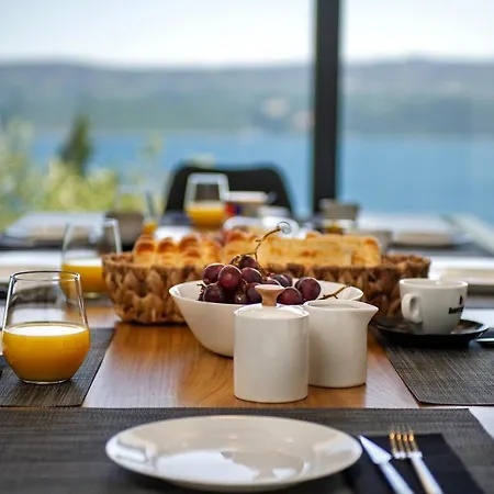 Villa Dispet, Sea View, Heated Pool, Cinema, Wellness Omiš