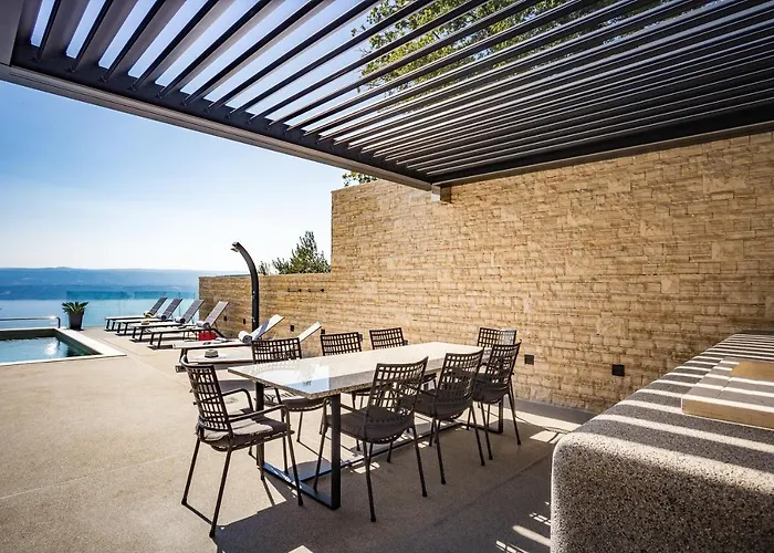 Villa Dispet, Sea View, Heated Pool, Cinema, Wellness Omiš