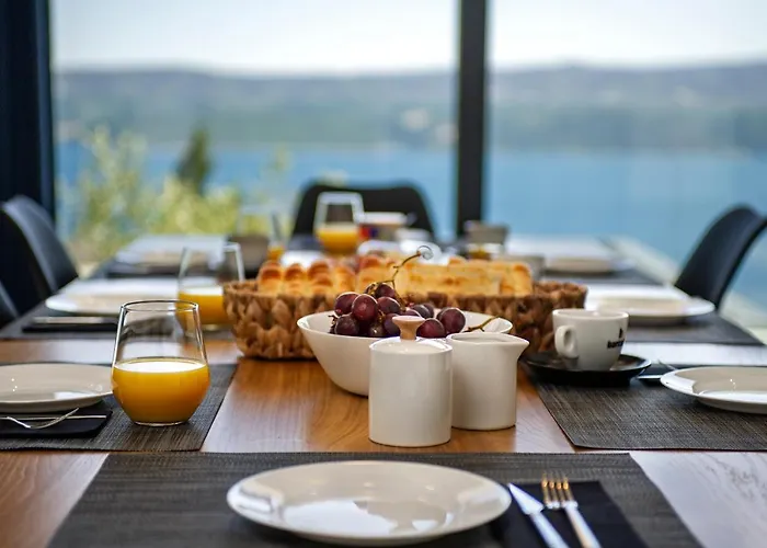 Villa Dispet, Sea View, Heated Pool, Cinema, Wellness Omiš