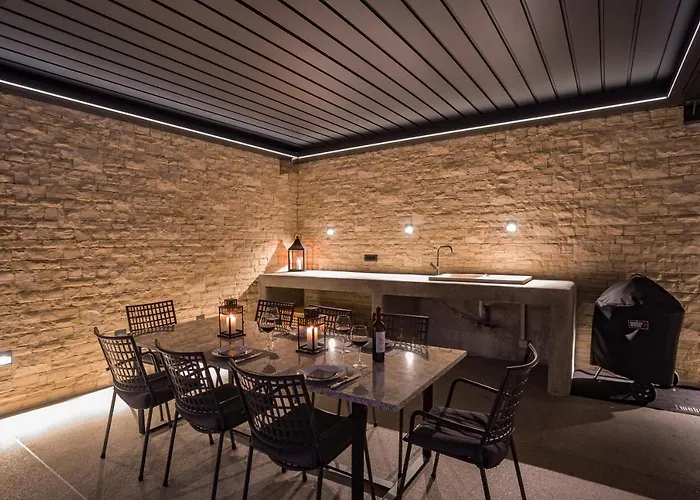 Dispet, Sea View, Heated Pool, Cinema, Wellness