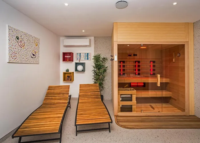 Villa Dispet, Sea View, Heated Pool, Cinema, Wellness