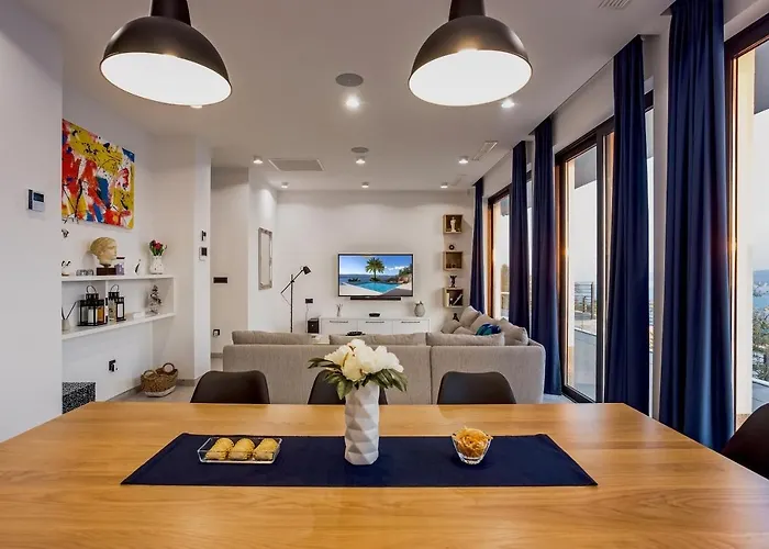 Dispet, Sea View, Heated Pool, Cinema, Wellness * Omiš