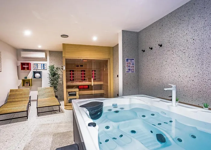 Dispet, Sea View, Heated Pool, Cinema, Wellness Villa *