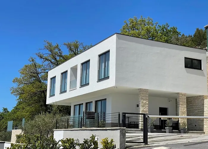 Dispet, Sea View, Heated Pool, Cinema, Wellness Omiš