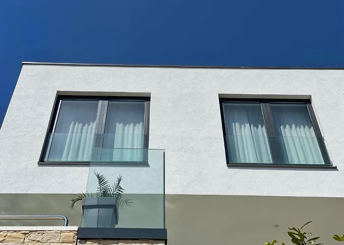 Villa Dispet, Sea View, Heated Pool, Cinema, Wellness